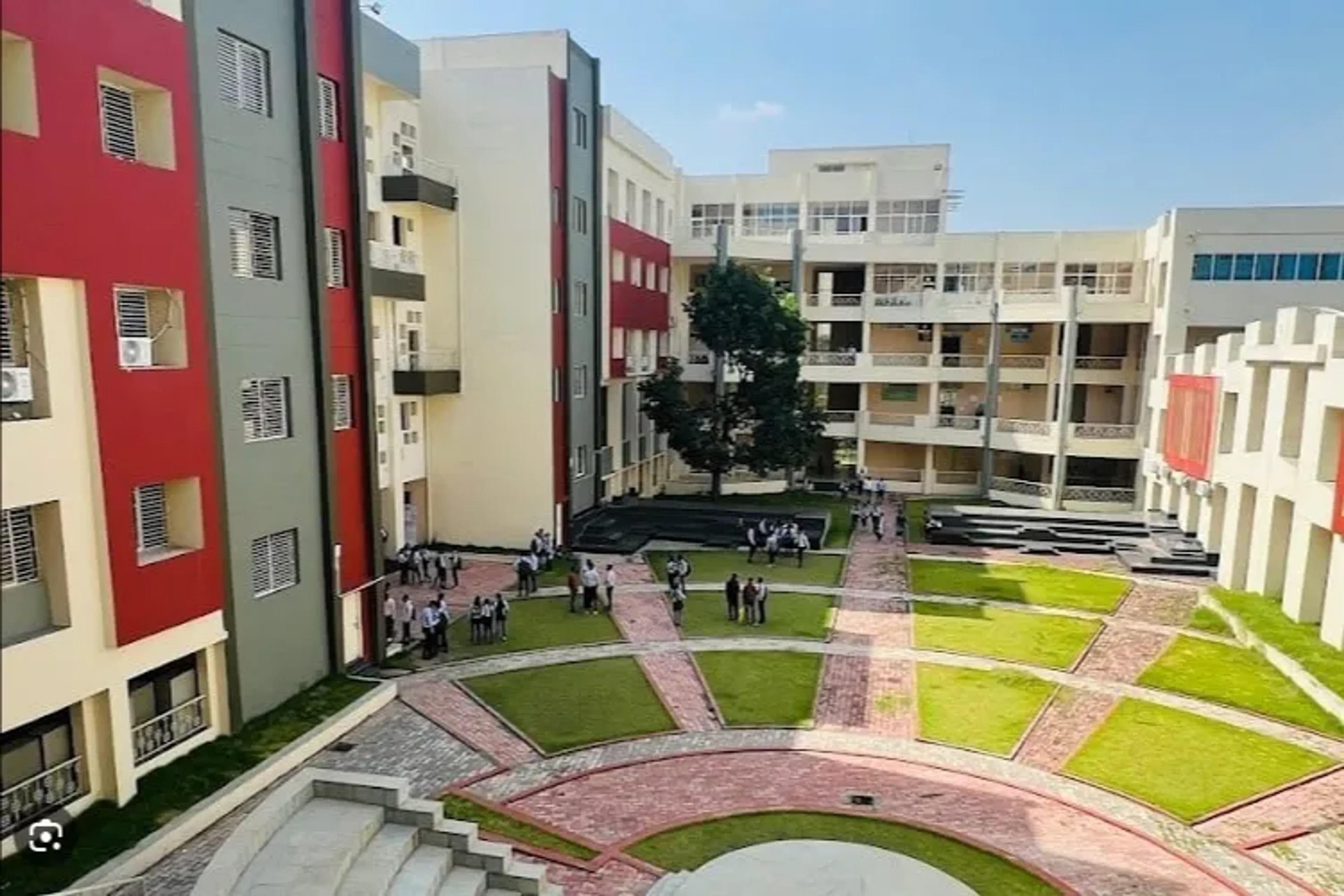 My graduaton college.